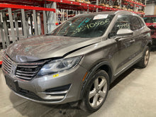 Load image into Gallery viewer, Transfer Case Lincoln MKC 2017 - NW614855

