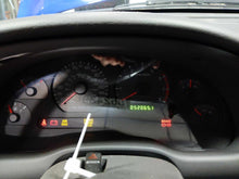 Load image into Gallery viewer, ALTERNATOR Ford Mustang 99 00 01 02 03 04 - NW639380
