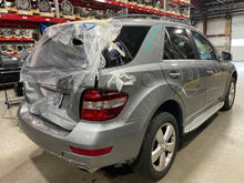 Load image into Gallery viewer, FRONT DRIVE SHAFT ML320 ML350 R350 GL350 R320 2007 07 2008 08 09 - 13 - NW644721
