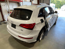 Load image into Gallery viewer, AIR CLEANER BOX Audi Q5 S4 S5 SQ5 10 11 12 13 14 15 16 - NW653642

