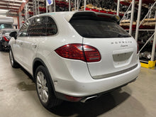 Load image into Gallery viewer, FRONT DRIVE SHAFT Porsche Cayenne 11 12 13 14 15 16 17 18 - NW657671
