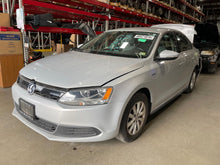 Load image into Gallery viewer, Axle Shaft Volkswagen Jetta 2013 - NW659910
