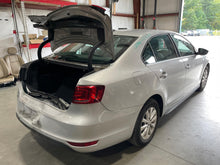 Load image into Gallery viewer, Axle Shaft Volkswagen Jetta 2013 - NW659910
