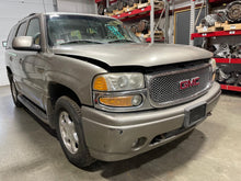 Load image into Gallery viewer, Air Cleaner Box GMC Yukon 2002 - NW661131

