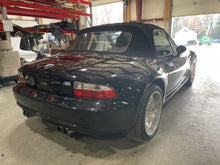 Load image into Gallery viewer, Radio BMW Z3 1996 96 1997 97 1998 98 99 00 01 02 AM FM CD - NW675376
