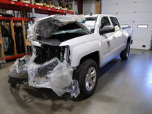 Load image into Gallery viewer, [INVENTORYCAR_YEAR_MAKE_MODEL] TRANSMISSION 4X4 - NW681950
