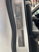 Load image into Gallery viewer, Axle Shaft  GRAND CHEROKEE 2022 - NW754506
