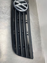 Load image into Gallery viewer, GRILL Passat 1998 98 1999 99 2000 00 2001 01 Upper - NW339257
