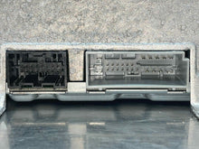 Load image into Gallery viewer, RADIO AMPLIFIER Edge Escape Expedition Explorer Explorer 08-17 - NW516806
