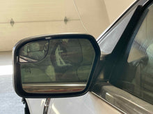 Load image into Gallery viewer, Side View Door Mirror Lincoln MKZ 2011 - NW516642
