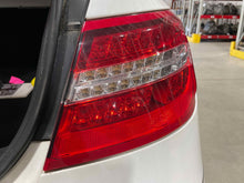 Load image into Gallery viewer, OUTER TAIL LIGHT LAMP E300 E350 E400 E550 E63 10 11 12 13 Right - NW442349
