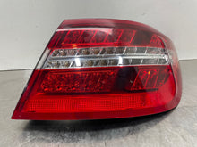 Load image into Gallery viewer, OUTER TAIL LIGHT LAMP E300 E350 E400 E550 E63 10 11 12 13 Right - NW442349
