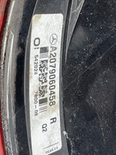 Load image into Gallery viewer, OUTER TAIL LIGHT LAMP E300 E350 E400 E550 E63 10 11 12 13 Right - NW442349
