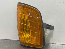 Load image into Gallery viewer, PARKLAMP Mercedes 260E 300E 300D 86 87 88 - 92 93 Right - NW444525
