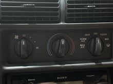 Load image into Gallery viewer, Temperature Controls Ford Mustang 1995 - NW445029
