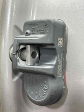Load image into Gallery viewer, WHEEL RIM ML320 ML350 ML450 ML550 ML63 10-12 19x8 - NW523100
