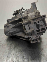 Load image into Gallery viewer, TRANSMISSION Hyundai Veloster 2012 12 2013 13 2014 14 2015 15 - NW523057
