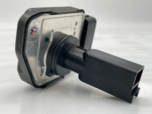 Load image into Gallery viewer, Mass Air Flow Sensor Meter MAF Sequoia Tundra 00 01 02 03 04 - NW5603
