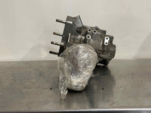 Load image into Gallery viewer, TRANSFER CASE RX350 RX350L Highlander Sienna Venza 2010-2019 - NW456672
