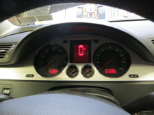 Load image into Gallery viewer, SPEEDOMETER CLUSTER Volkswagen Passat 2008 08 - NW162197
