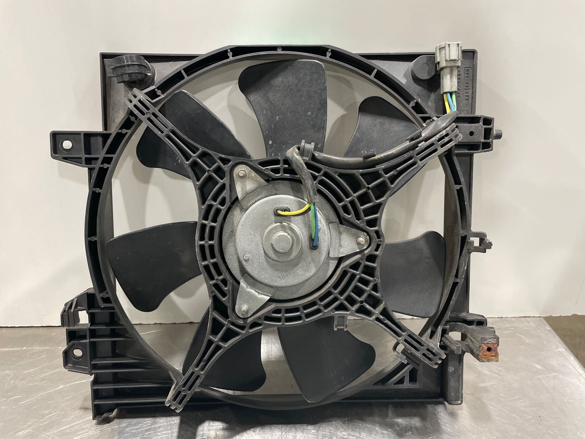 RADIATOR FAN ASSEMBLY Subaru Impreza Baja 2004 04 2005 05