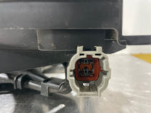 Load image into Gallery viewer, RADIATOR FAN ASSEMBLY Subaru Impreza Baja 2004 04 2005 05 2006 06 - NW373489
