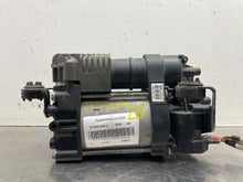 Load image into Gallery viewer, Suspension Air Compressor Pump  GRAND CHEROKEE 2017 - NW524801
