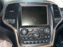 Load image into Gallery viewer, Radio  GRAND CHEROKEE 2017 - NW525079

