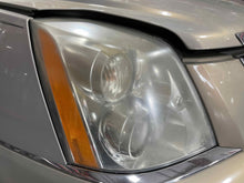 Load image into Gallery viewer, HEADLIGHT LAMP ASSEMBLY Cadillac DTS 06 07 08 09 10 11 Right - NW525002
