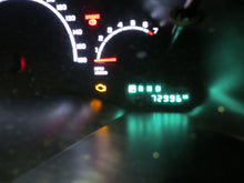 Load image into Gallery viewer, Speedometer Cluster Chrysler Pacifica 2006 - NW160049
