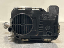 Load image into Gallery viewer, THROTTLE BODY Vw Beetle Jetta Rabbit 05 - 07 - NW463599
