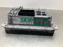 Load image into Gallery viewer, Radio  GRAND CHEROKEE 2018 - NW463996
