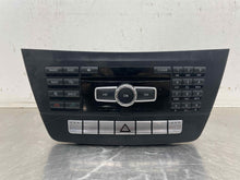 Load image into Gallery viewer, RADIO Mercedes-Benz C250 C300 C350 C63 2012 12 - NW526775
