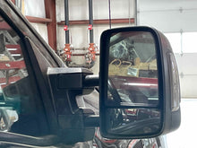 Load image into Gallery viewer, Side View Door Mirror Nissan Titan 2017 - NW527035
