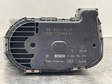 Load image into Gallery viewer, THROTTLE BODY Cayman Panamera Cayenne 2007 07 08 09 10 11 12 13 14 - NW490438
