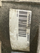 Load image into Gallery viewer, TRANSFER CASE Range Rover 2003 03 2004 04 2005 05 - NW527512
