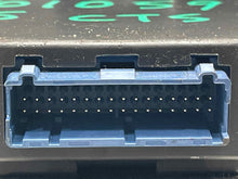 Load image into Gallery viewer, Temperature Controls Cadillac CTS 2005 - NW490272
