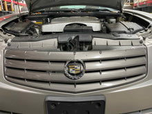 Load image into Gallery viewer, GRILLE Cadillac CTS 2003 03 2004 04 2005 05 2006 06 2007 07 - NW490270

