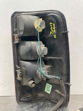 Load image into Gallery viewer, TAIL LIGHT LAMP ASSEMBLY Suburban 1500 Suburban 2500 Tahoe 04-06 Left - NW491307
