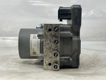 Load image into Gallery viewer, ABS Pump Jeep Cherokee 2019 - NW490968
