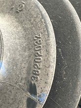 Load image into Gallery viewer, Axle Shaft Jeep Cherokee 2019 - NW490979
