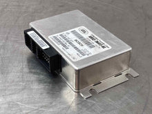 Load image into Gallery viewer, TRANSFER CASE CONTROL MODULE COMPUTER LR4 Range Rover Rover Sport 10-13 - NW355428
