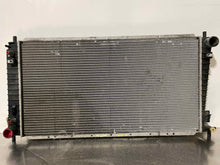 Load image into Gallery viewer, RADIATOR Ford F150 Pickup 2003 03 2004 04 - NW131692
