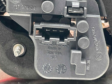 Load image into Gallery viewer, TAIL LIGHT LAMP ASSEMBLY Golf Golf GTI 10 11 12 13 14 Right - NW492659
