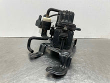 Load image into Gallery viewer, AIR RIDE COMPRESSOR E350 E550 CLS500 CLS55 CLS550 CLS63 E280 00-11 - NW493453
