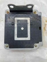 Load image into Gallery viewer, AIR BAG COMPUTER TOYOTA CAMRY ES300 1999 00 01 - NW356327
