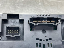 Load image into Gallery viewer, TEMPERATURE CONTROLS Pontiac Solstice 06 07 08 09 10 - NW529086
