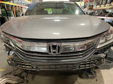 Load image into Gallery viewer, GRILLE Honda Accord 2016 16 2017 17 - NW529783
