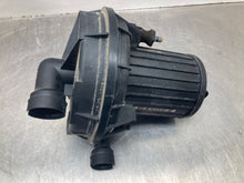Load image into Gallery viewer, AIR INJECTION PUMP SMOG Cayenne 2004 04 2005 05 2006 06 - NW356389
