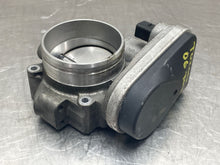 Load image into Gallery viewer, THROTTLE BODY Touareg 2004 04 2005 05 2006 06 3.2L - NW495577
